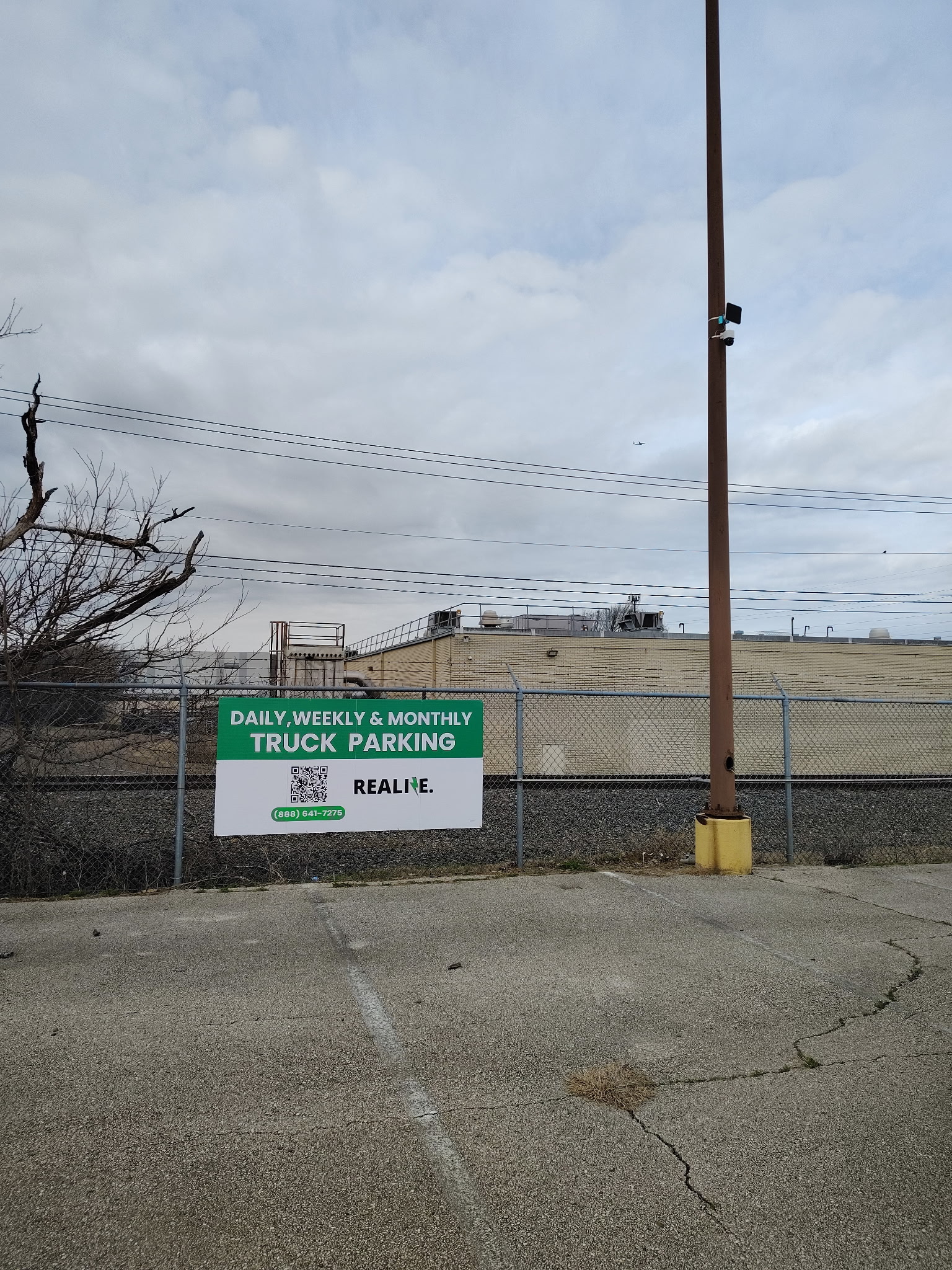 Realize Truck Parking @ Grand Prairie, TX (1/1)