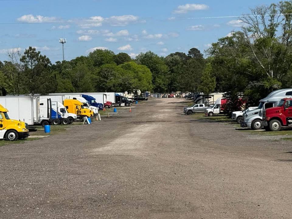 Jumbo Parking and Storage (2/2)