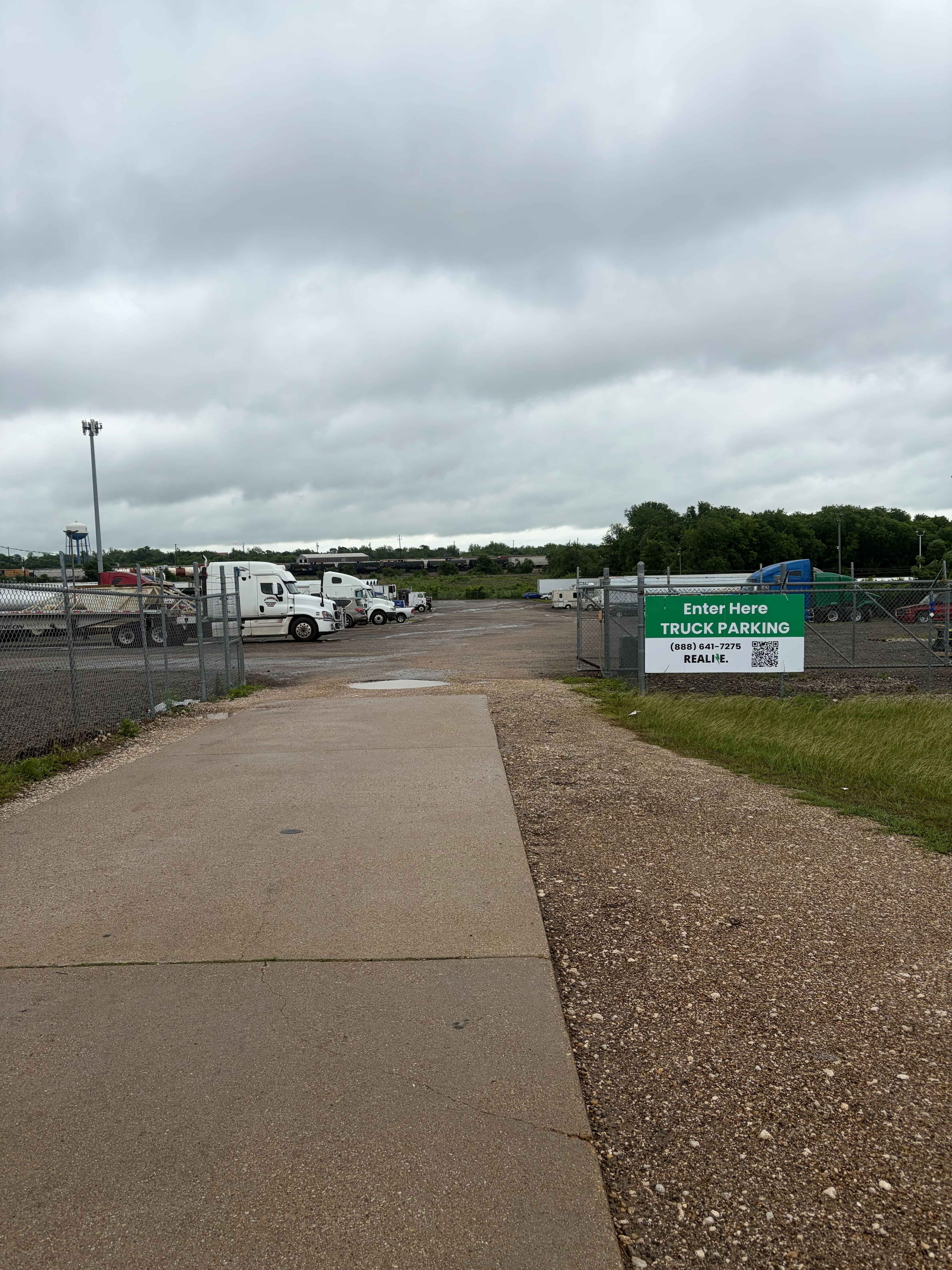 Realize Truck Parking @ Temple, TX (1/1)